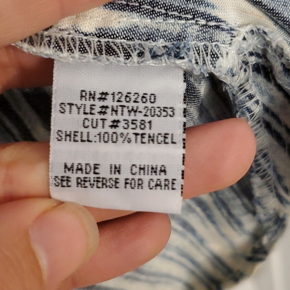 Never worn. - Picture 4 of 5